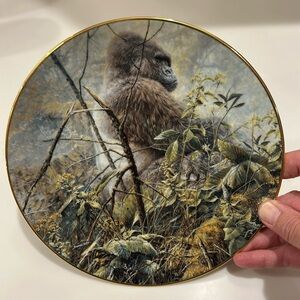 BRADFORD EXCHANGE High and Mighty - Rare Encounters Gorilla Plate 8”